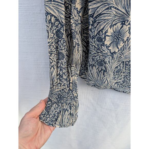 Morris & Co x H&M Womens Floral Smocked Sleeve Blouse Sz 2 Blue Romantic - Picture 2 of 10